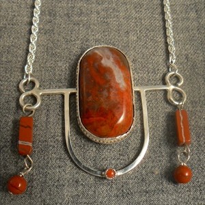 Tin Can Flat Agate in Geometric Setting